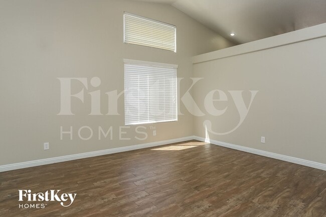 Photo - 4705 Crimson Leaf Dr