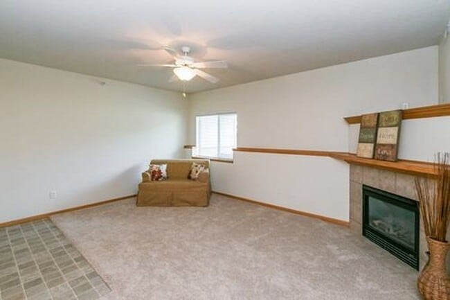 Building Photo - 876 Boston Way Unit 1