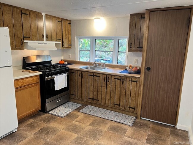 Photo - 368 Union Ave