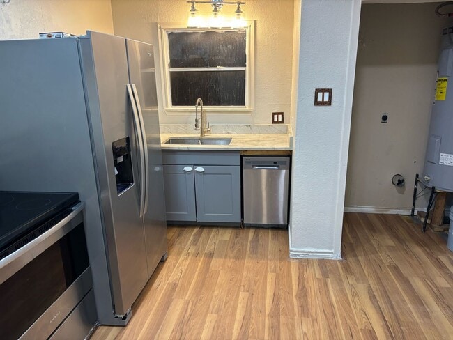 Photo - AVAILABLE MID MAY ; APPLY TODAY AT OUR WEBSITE!!!