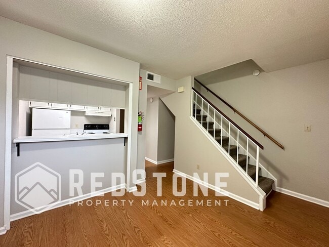 Building Photo - 1509 Edith St Unit H