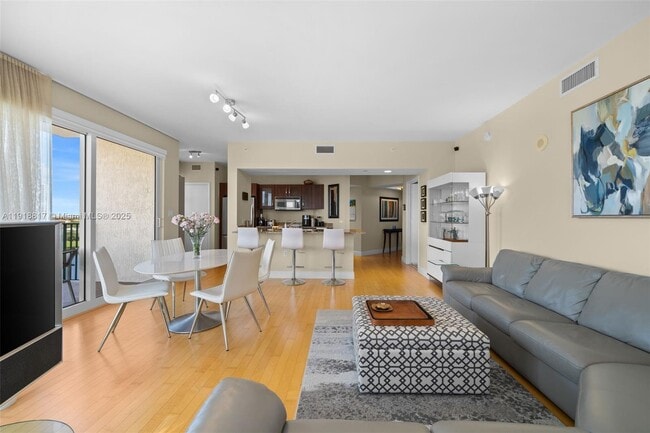 Photo - 20000 E Country Club Dr Unit 1002