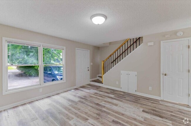 Building Photo - 735 41st St NE Rental