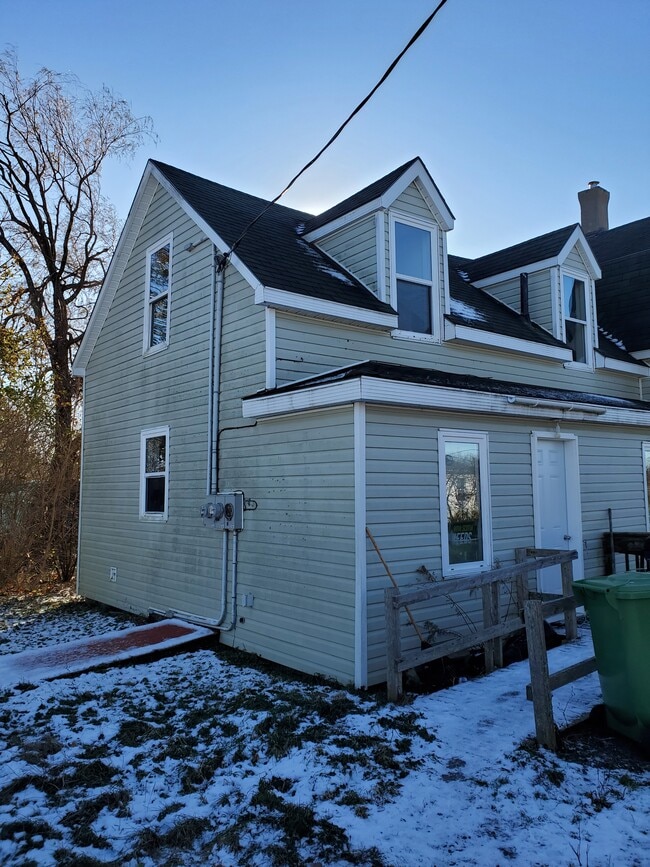 Photo - Near the center of town but also on the ed... Unit Apt2