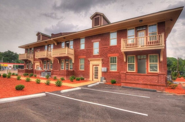 Building Photo - 528 E Parkway N Unit 15 Rental