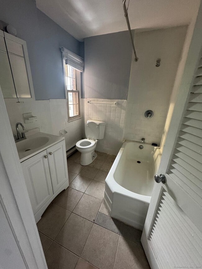 Photo - 240 Oak St Unit 7