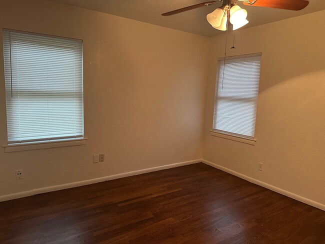 Photo - 116 Forest Oaks Ln