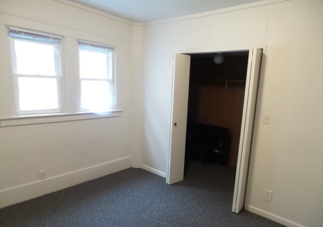 Bedroom - 509 S Pennsylvania Ave