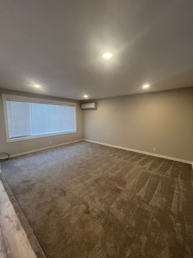 Photo - 2762 Gilham Rd