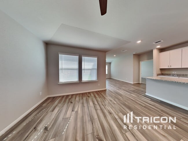 Photo - 5803 Zoey Wy