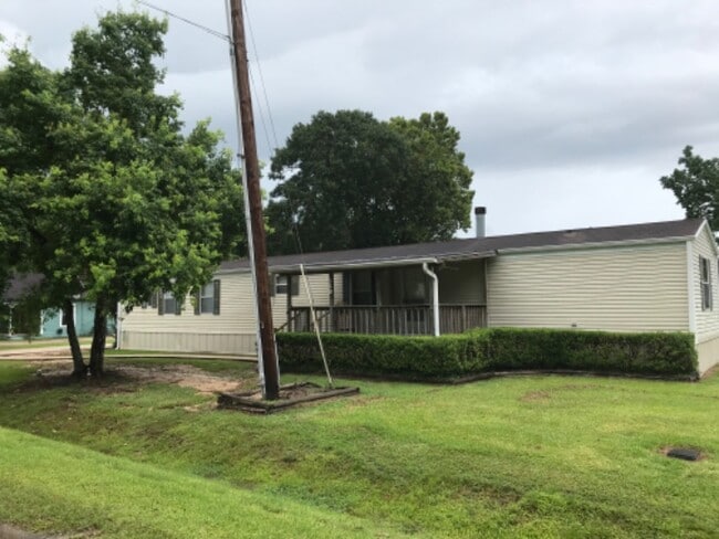 Photo - 320 Stewart St