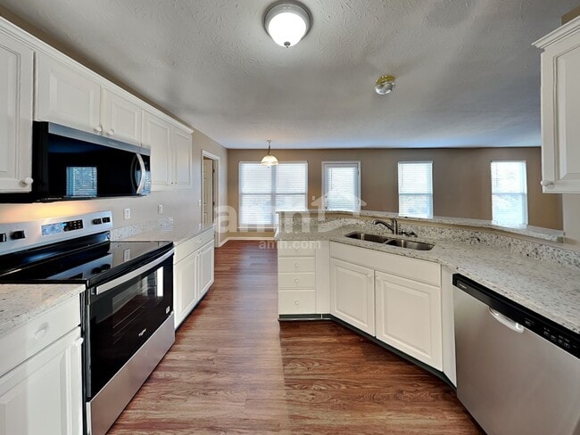 Photo - 911 Balsam Wood Ln