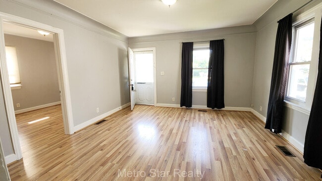Photo - 353 W Brockton Ave