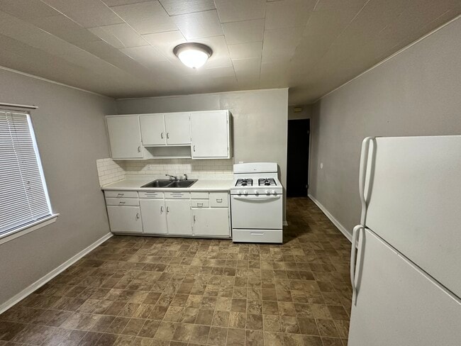 Building Photo - 206 Locust St Unit 9