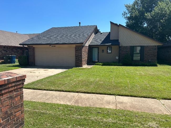 Building Photo - 9228 Apple Dr Rental