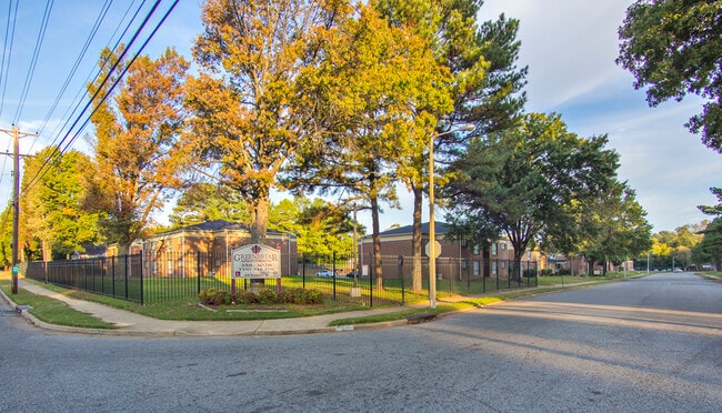 Photo - Greenbriar Apartments