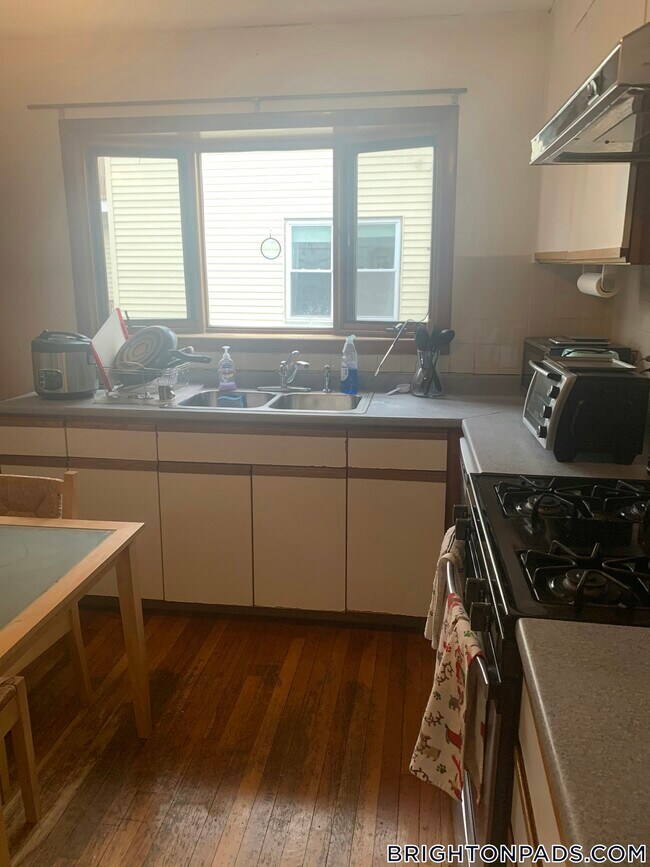 Photo - 121 Murdock St Unit 1