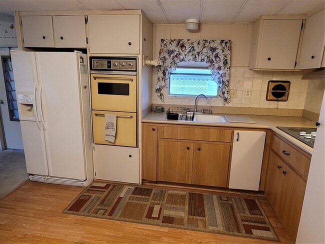 Photo - 1300 Seahorse Ln