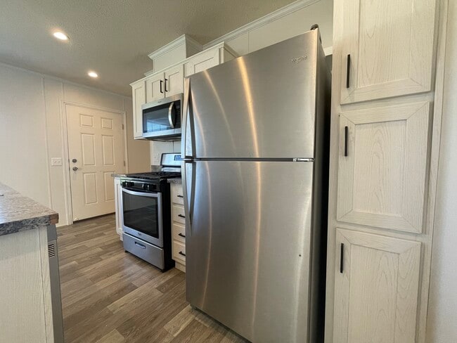 Photo - 16242 Frontenac Ave