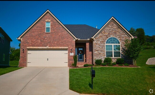 Building Photo - Knoxville 37932 - 3 bedroom 2.5 bath - cal... Rental