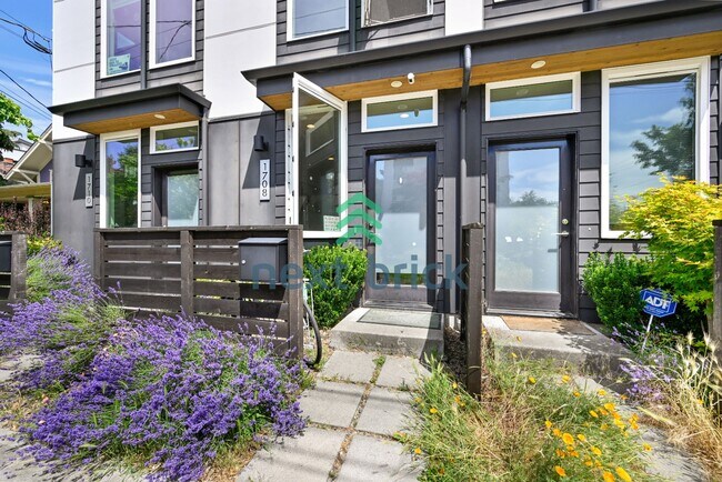 Spacious 3-Bedroom Townhouse in Seattle's Vibrant Heart – 2 Full Baths & 1508 Sq Ft of Comfort!