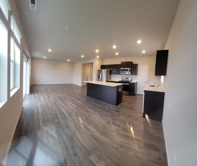 Photo - 1152 SW Pendleton Way