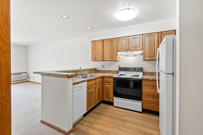 Large Kitchen - Maple Grove Apartments