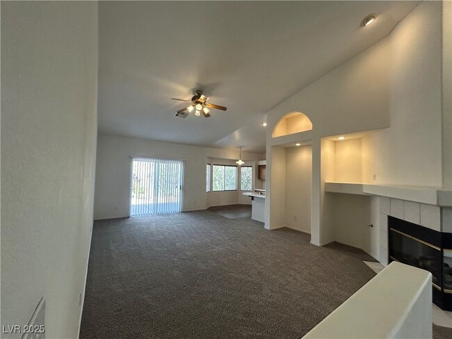 Photo - 497 1st Light St