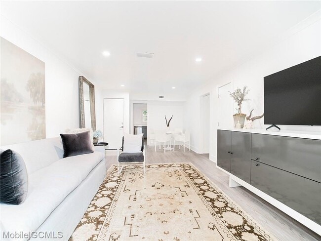 Photo - 3655 Old Shell Rd Unidad 314