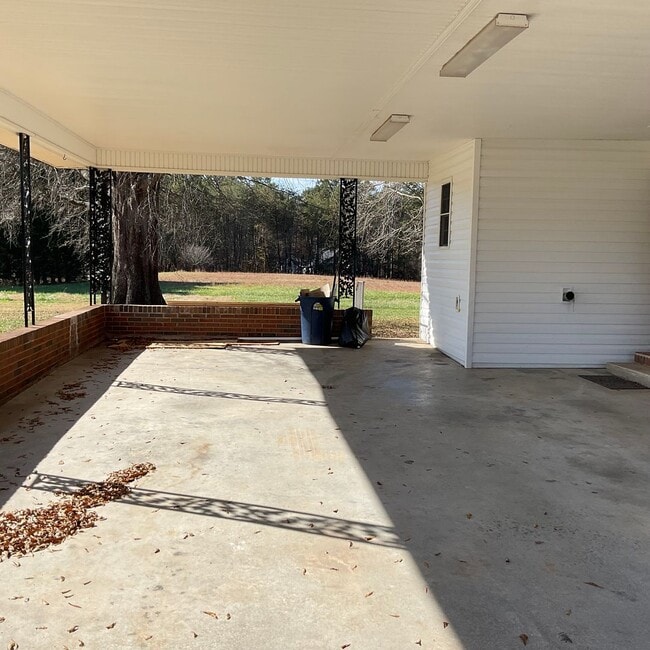 Photo - Brick Ranch Style home with 3 Bedrooms, 2.5 Baths