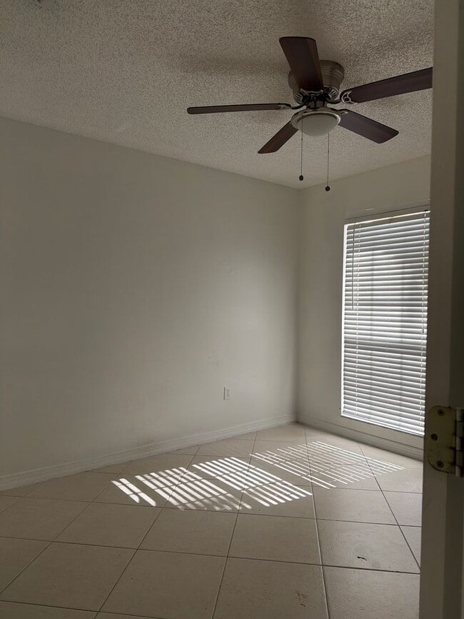 Photo - 13855 Glasser Ave