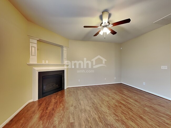 Photo - 412 Galesburg Dr