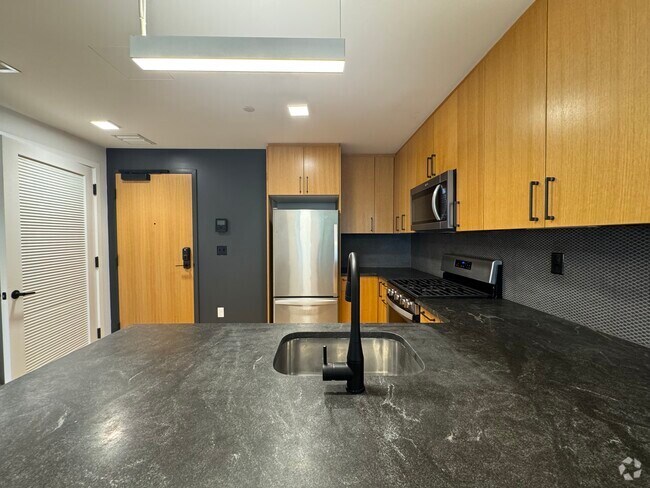 Building Photo - 53 Gardner St Rental