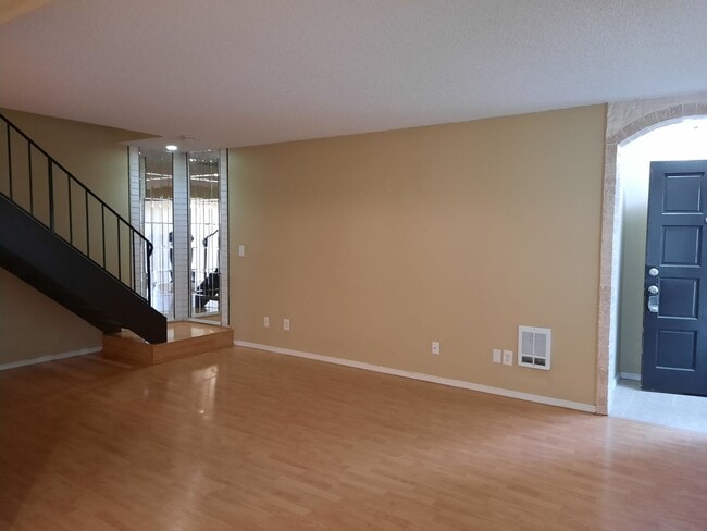 Photo - Steilacoom Gardens, 2 bedroom, 1 bath Townhome Style Condo.