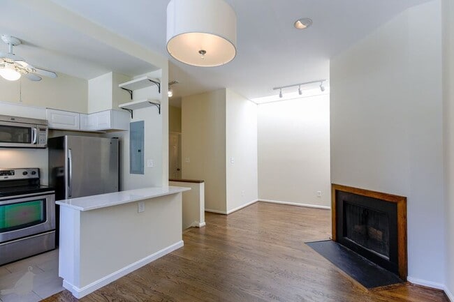 Building Photo - 1843 Mintwood Pl NW Rental
