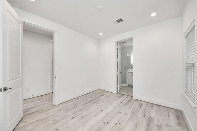 Photo - 2920 Nance St