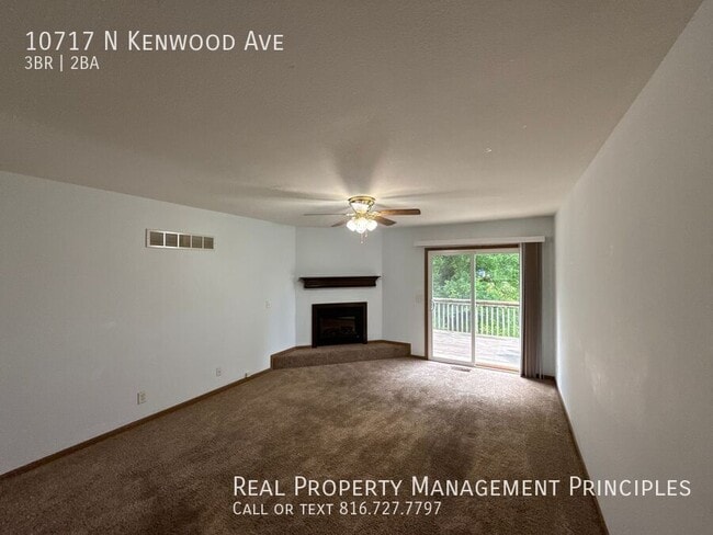 Photo - 10717 N Kenwood Ave