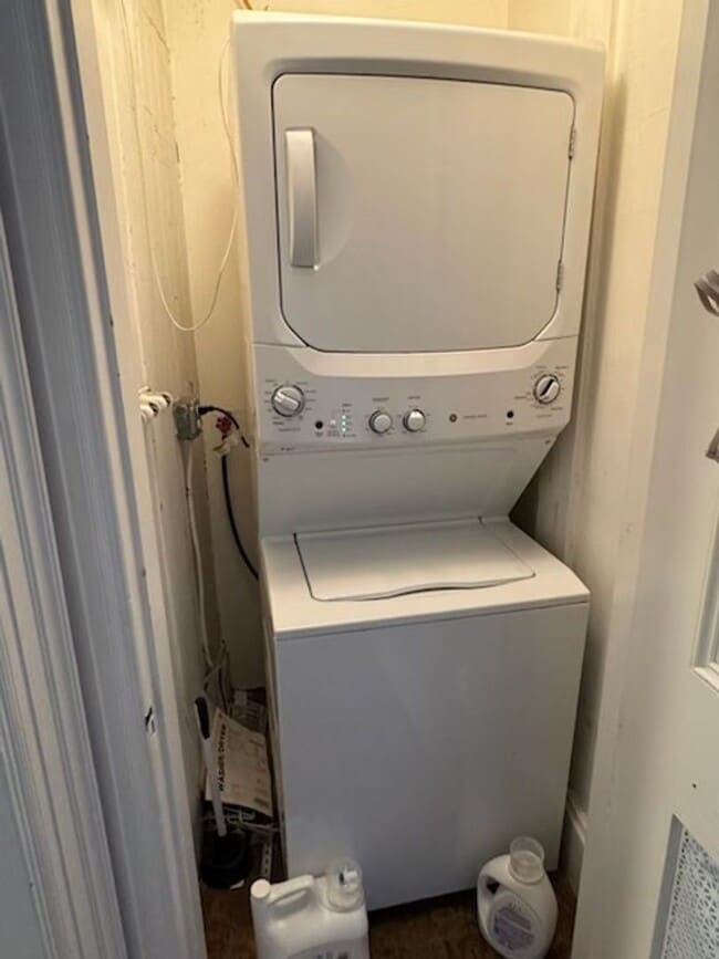 Photo - 1702 Beacon St