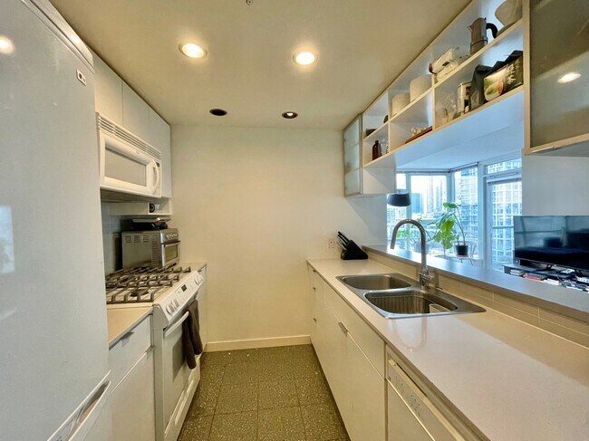Photo - 1210-939 Expo Boulevard Unit 1210