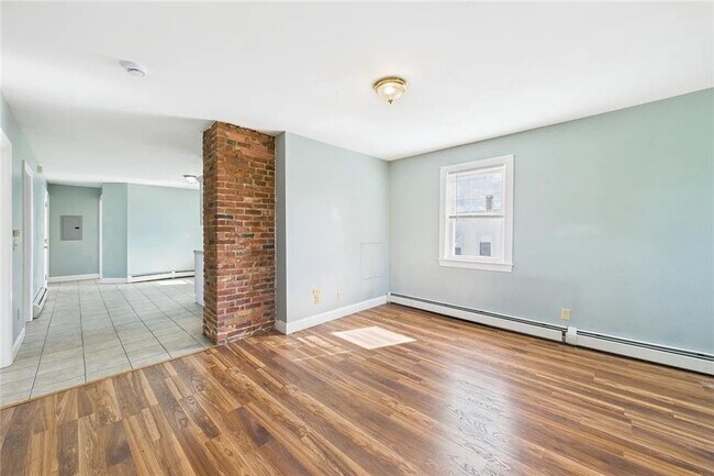 Photo - 136 Almy St Unidad 3