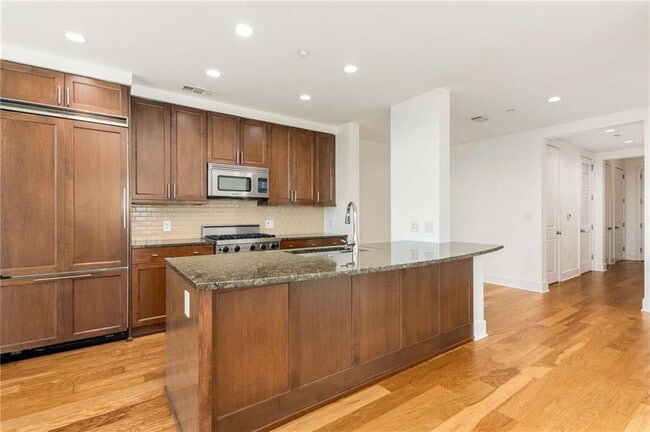 Photo - 3630 Peachtree Rd Unit 1908