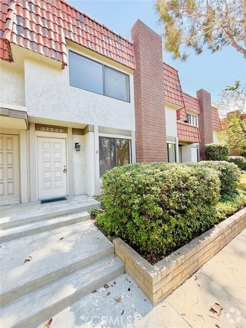 Building Photo - 27939 Ridgebrook Ct Rental