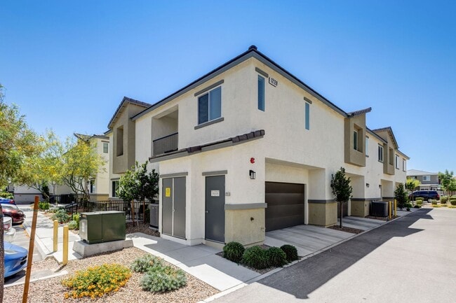 Photo - Modern Comfort in Las Vegas: 3-Bedroom Gem with Pool Access