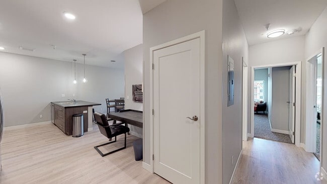 2BD, 2BA - Entryway