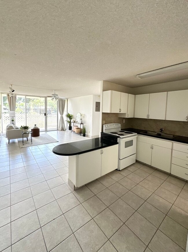 Building Photo - 2br 1bath 2pkg unit at Valleyview Melemanu! Rental