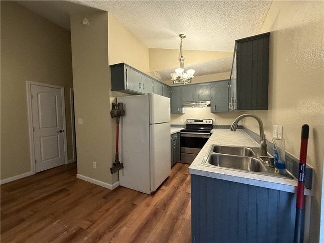 Photo - 3701 Overland Cir