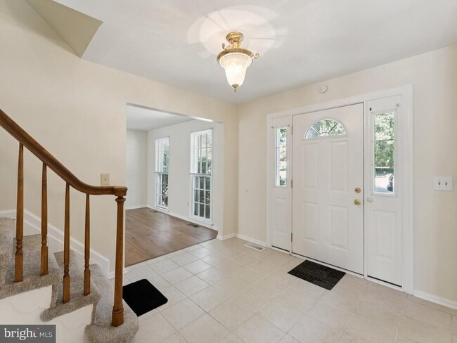 Building Photo - 13563 Point Pleasant Dr Rental