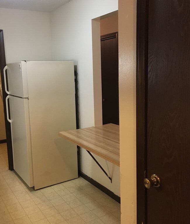 Photo - 2 Bedroom Condo Next to East Broadway Shopping