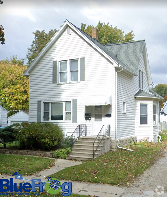 Building Photo - 832 Division St Rental