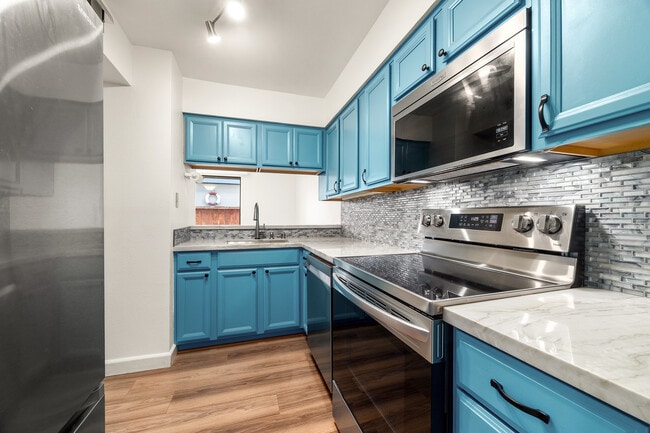 Photo - 1925 46th Ave Unit 121